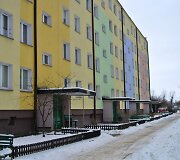 Augustave po renovacijos namai dažomi įvairiomis spalvomis