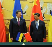 Ukrainos prezidentas Viktoras Janukovyčius ir Kinijos prezidentas Xi Jinpingas