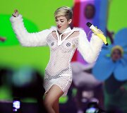 Miley Cyrus &bdquo;iHeartRadio&ldquo; muzikos festivalyje