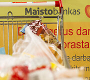 Vilniečiai raginami aukoti maisto produktus skurstantiems