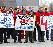 Prie Vilniaus savivaldybės piketavo gatvių ap&scaron;vietėjai