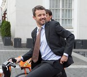 Danijos princas Frederikas važinėjosi dviračiu Vilniuje