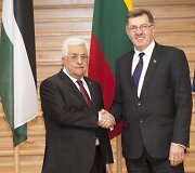 Palestinos prezidentas Mahmudas Abbasas ir Lietuvos premjeras Algirdas Butkevičius