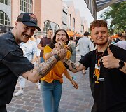 Uostamiestyje &bdquo;&Scaron;vyturys BHouse&ldquo; erdvėje o&scaron;ė skonių ir muzikos jūra: į Aludarių dienos festivalį susirinko tūkstančiai