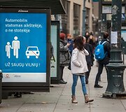 Plakatai stotelėse