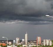I&scaron; didelio debesies &ndash; mažas lietus