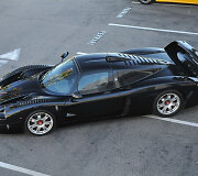 Vienintelis pasaulyje juodas &bdquo;Maserati MC12&ldquo;
