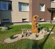 Roma Liutkevičienė puoselėja daugiabučio kiemą