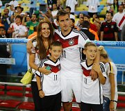Miroslavas Klose su žmona Sylwia ir sūnumis Noah bei Luanu