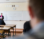 Antradienį &scaron;alies abiturientai laiko valstybinį istorijos brandos egzaminą
