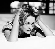 Paauglės Charlize Theron portretai