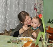 Labdaringų valgyklų lankytojams vai&scaron;es surengė labdaros fondas &bdquo;Maisto bankas&ldquo;