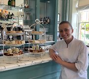 Virginija prie &bdquo;Four Seasons&ldquo; svečiams paruo&scaron;tų tradicinės angli&scaron;kos popiečio arbatėlės stendų