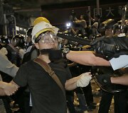 Protestuotojų susirėmimas su Honkongo policija