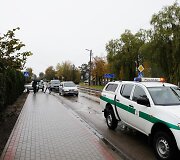 Automobilis &bdquo;Opel&ldquo; partrenkė moterį 