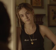 Zoey Deutch filme &bdquo;Suaugusiųjų žaidimai&ldquo;