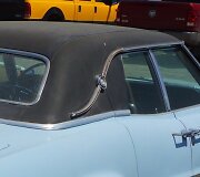 Landau juostelėmis papuo&scaron;ti automobiliai