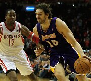 Dwightas Howardas ir Pau Gasolis