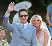 Kate Moss ir Jamie Hince'as (2011 m.)