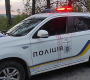 Sustabdžius automobilį, vyrai maskuojančiais drabužiais su&scaron;audė policininkus
