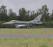 NATO bazėje nusileido &scaron;e&scaron;i Portugalijos naikintuvai F-16