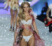 Erin Heatherton &scaron;venčia 25-ąjį gimtadienį