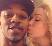 Nickas Youngas ir Iggy Azalea