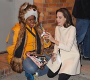 Angelina Jolie su gerbėja Techna