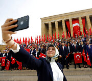 Studentai Turkijoje &scaron;venčia mokslo baigimo &scaron;ventę