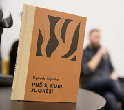 Kęstučio &Scaron;apokos romano &bdquo;Pu&scaron;is, kuri juokėsi&ldquo; pristatymas