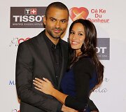 Tony Parkeris su Axelle Francine