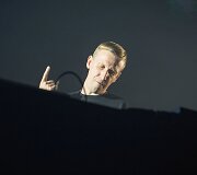 Koncerto Vilniaus keleivinių traukinių depe akimirka