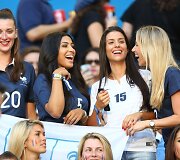 Prancūzijos futbolininkų žmonos Fanny Remy, Mazda Magui, Ludivine Sagna ir Sandra Evra