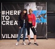 Treniruotės riedlenčių parke akimirka