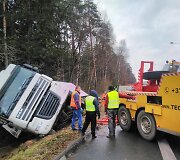Ties Rum&scaron;i&scaron;kėmis nuo kelio nuvažiavo vilkikas
