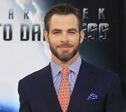 Chrisas Pine'as &scaron;venčia 33-iąjį gimtadienį