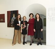 Meno mugės &bdquo;ArtVilnius&rsquo;19&rdquo; komanda Monikos Plentauskaitės kūrinio, kurį paskolino Oskaras Kor&scaron;unovas.