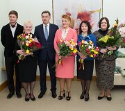 Penkioms geriausioms Lietuvos 2013 metų mokytojoms įteiktos premijos