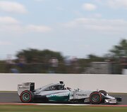 &bdquo;Formulės-1&ldquo; penktadienio treniruotės Silverstone