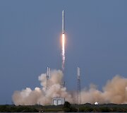 &bdquo;SpaceX&ldquo; raketos pakilimas
