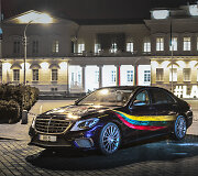 Vasario 16-ąją Vilniaus gatvėse pasirodė patriotinis &bdquo;Mercedes Benz&ldquo;