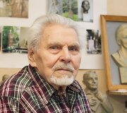 Skulptorius Jonas Vasilevičius sukūrė kelias Rūtos Meilutytės skulptūras.