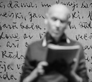 &bdquo;Versmės&ldquo; skaitymuose &ndash; biografijos, kurioms negalima i&scaron;nykti