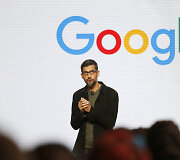 San Franciske pristatyti naujieji &bdquo;Google&ldquo; telefonai (įmonės vadovas Sundar Pichai)