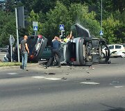 Apvirtęs automobilis