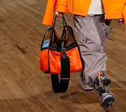 &bdquo;Marc Jacobs&ldquo; 2018 m. pavasario ir vasaros kolekcijos modelis