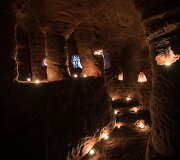 Nežymus praėjimas veda į milžini&scaron;ką tamplierių ordino urvą &Scaron;rop&scaron;yre