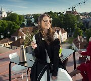 Maisto fotosesija ant stogo