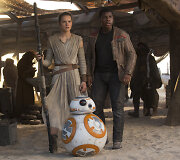 Daisy Ridley ir Johnas Boyega filme &bdquo;Žvaigždžių karai: galia nubunda&ldquo;