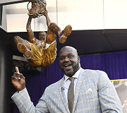 Shaquille'o O'Nealo skulptūros atidengimas prie &bdquo;Staples Center&ldquo; arenos